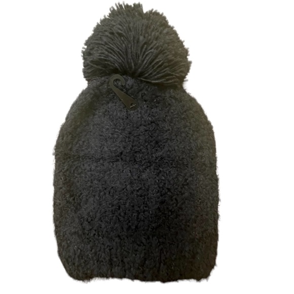 Cuddl Duds Hat with Pom - Picture 4 of 4